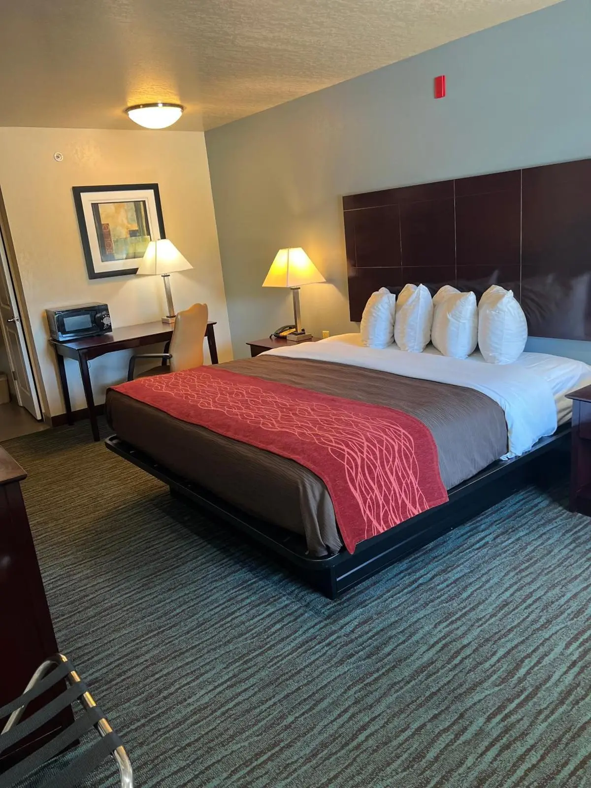 Garden Inn and Suites 7